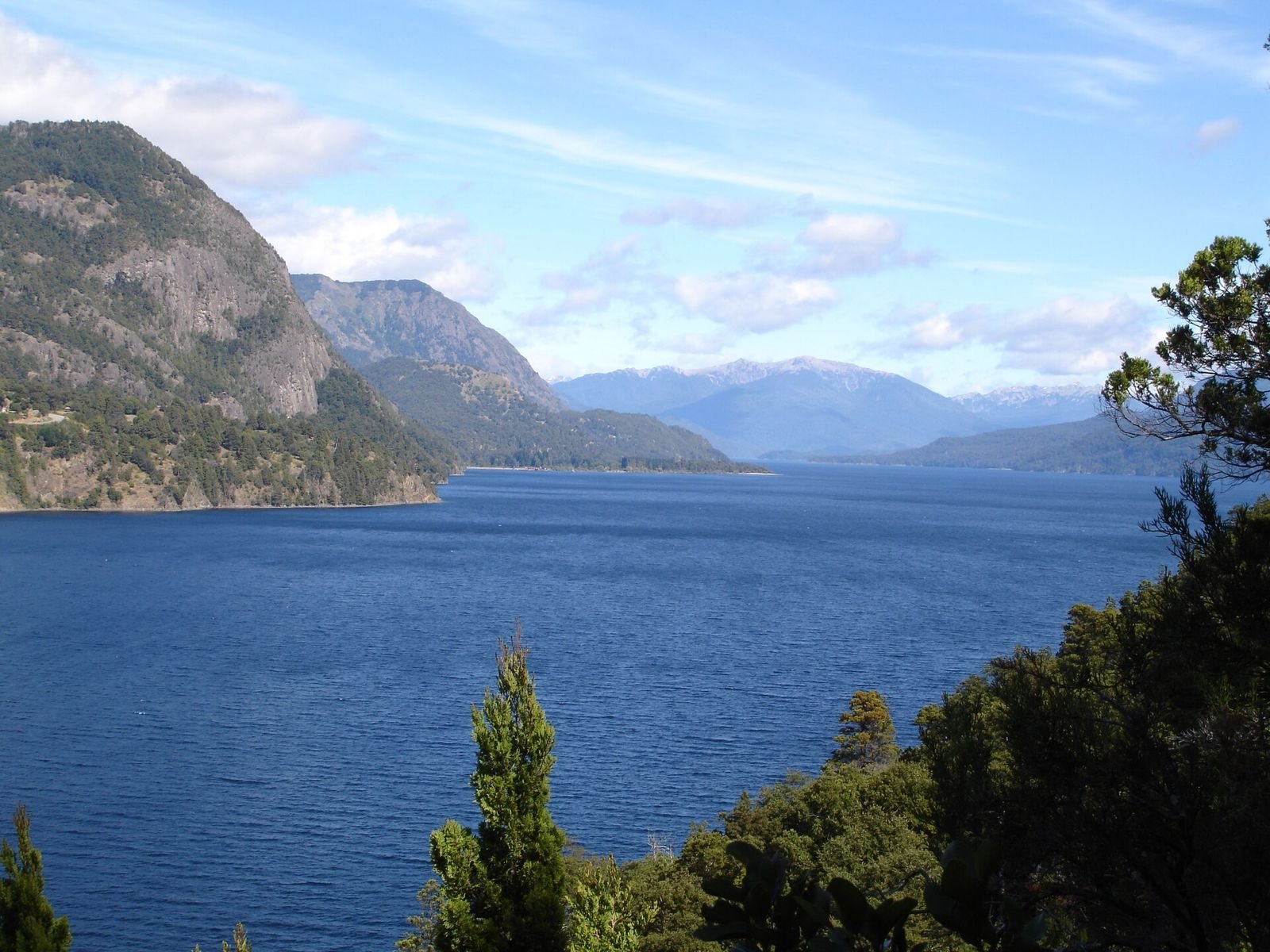 Lago Lácar visto do mirante Bandurrias, em San Martín de los Andes, no fim da Rota dos Sete Lagos