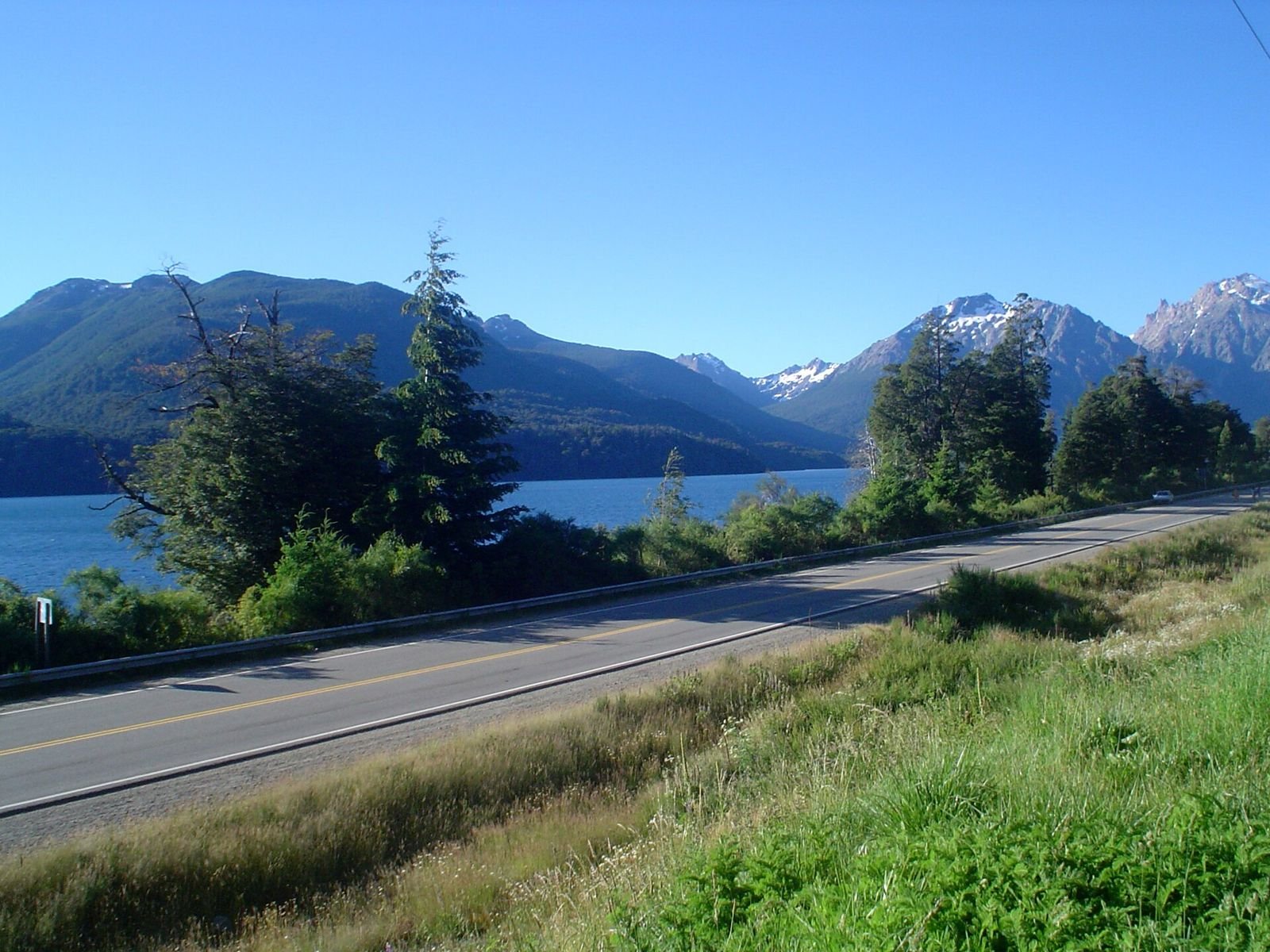 Melhor época para ir para Bariloche: Lago Nahuel Huapi e montanhas vistos de um mirante