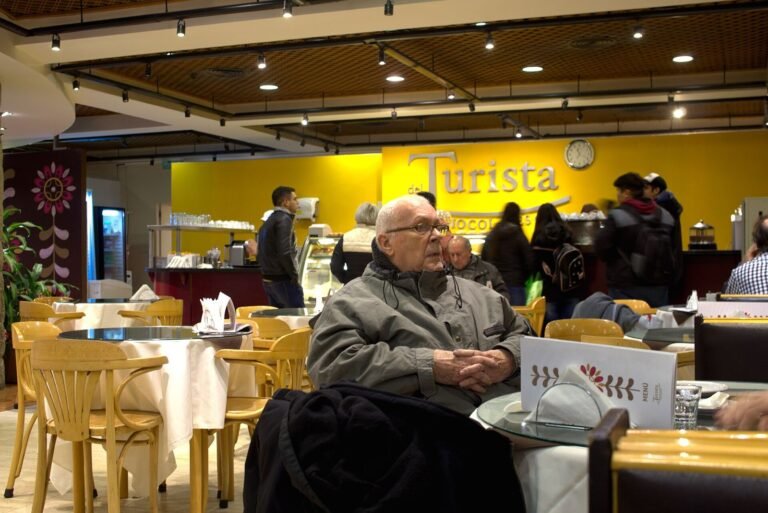 Restaurantes em Bariloche: salão de chocolateria tradicional no centro da cidade